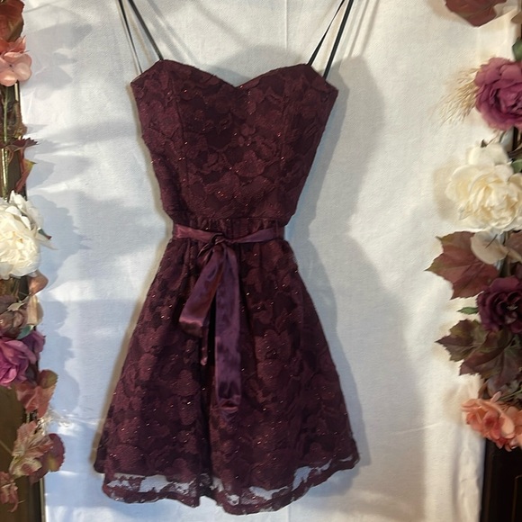 Formal juniors dress - Picture 1 of 4